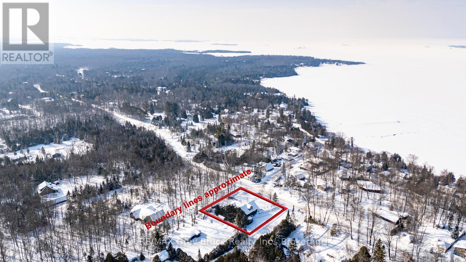 424 Huron Road, South Bruce Peninsula, Ontario  N0H 2T0 - Photo 3 - X12841588