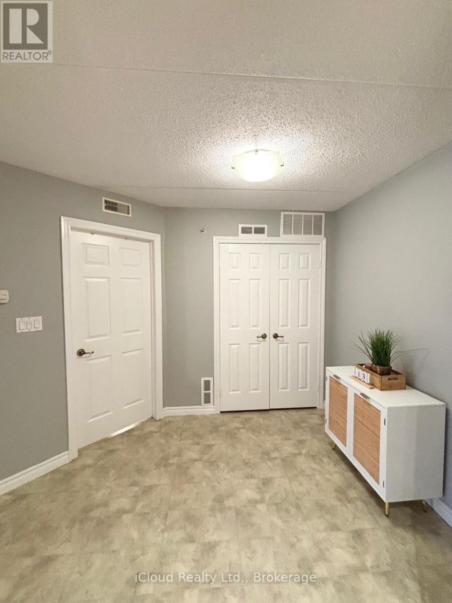 104 - 1470 Bishops Gate, Oakville (Ga Glen Abbey), Ontario  L6M 4N2 - Photo 12 - W12825114