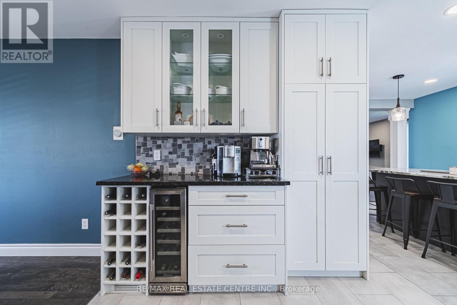 19 Liuna Court, Hamilton, Ontario  L8E 5Z1 - Photo 10 - X12440547