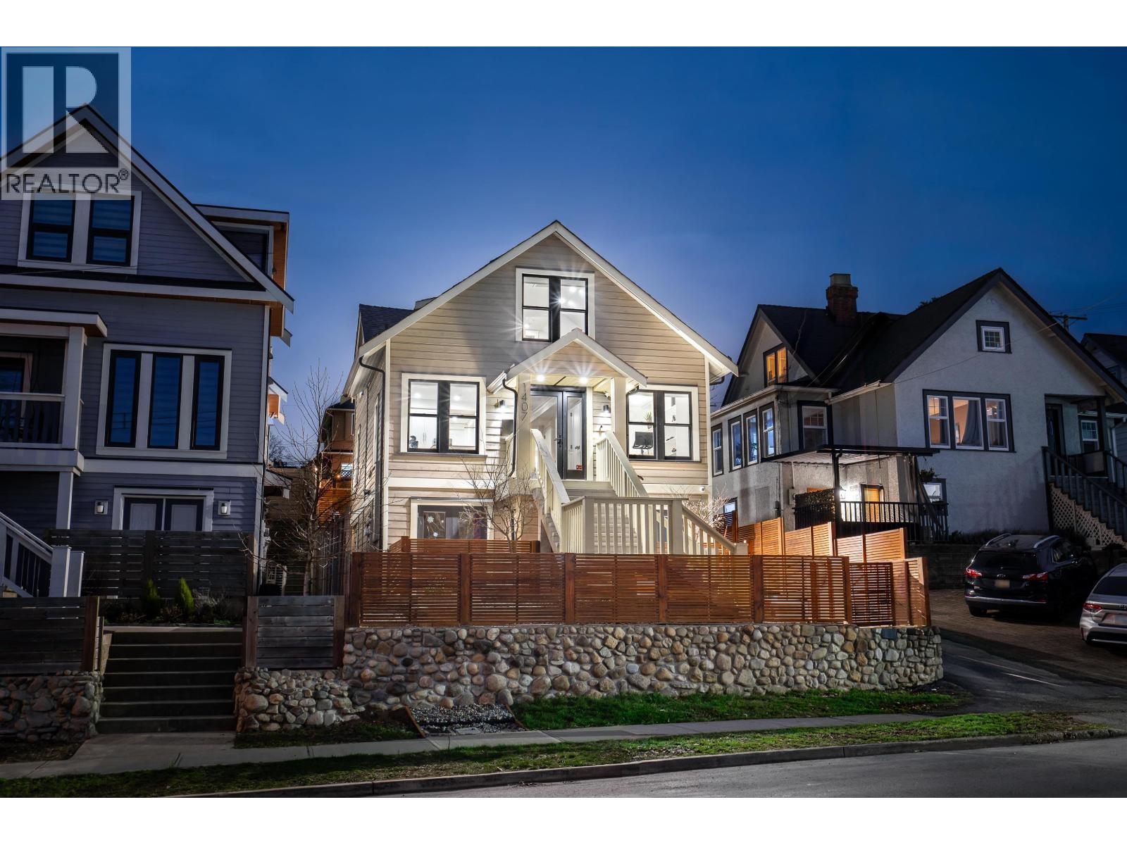 1407 Sixth Avenue, New Westminster, British Columbia  V3M 2C5 - Photo 1 - R3095546