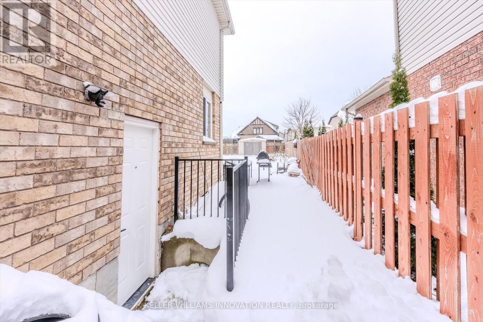 643 Doon Drive S, Waterloo, Ontario  N2P 2X5 - Photo 2 - X12589914
