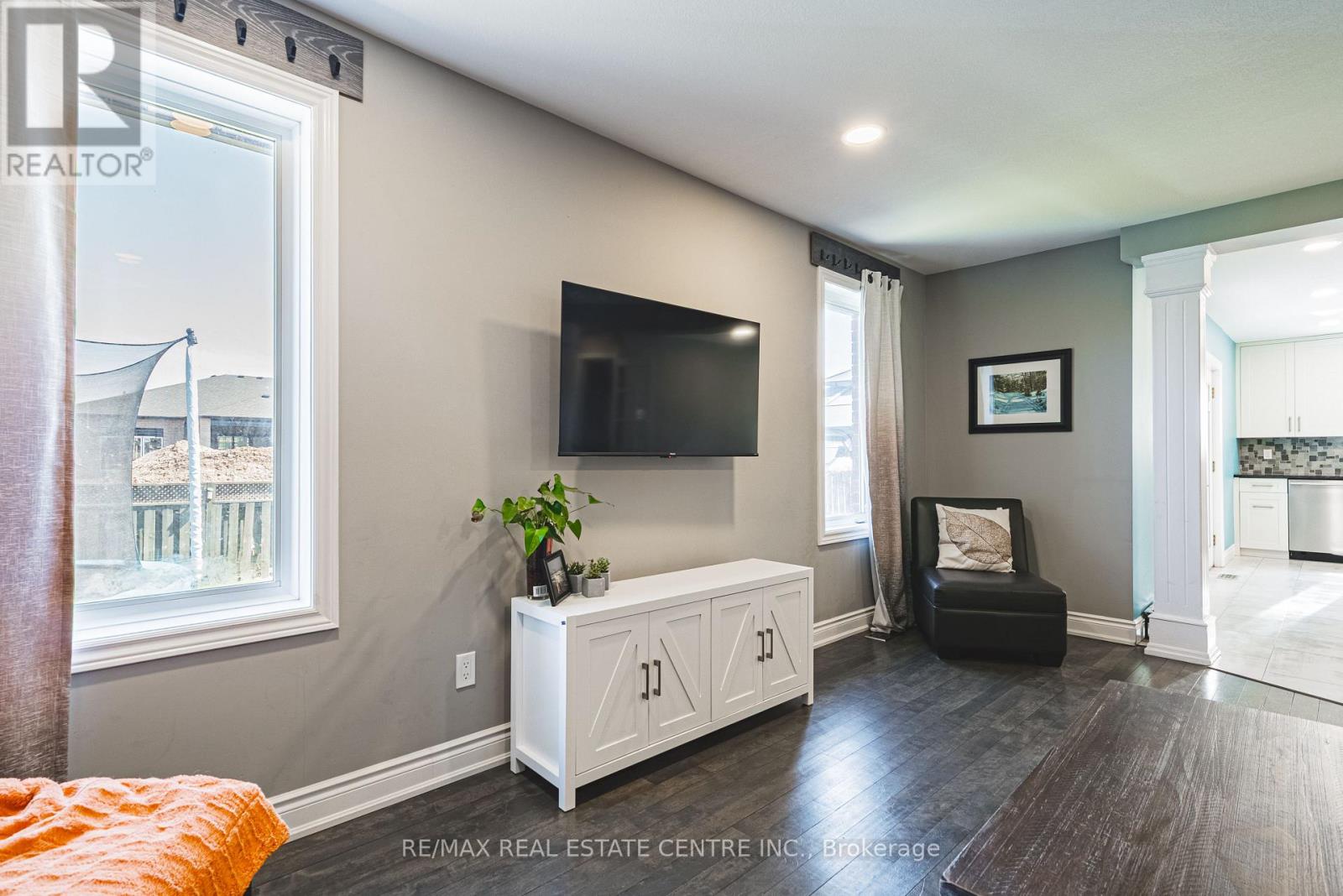 19 Liuna Court, Hamilton, Ontario  L8E 5Z1 - Photo 14 - X12440547