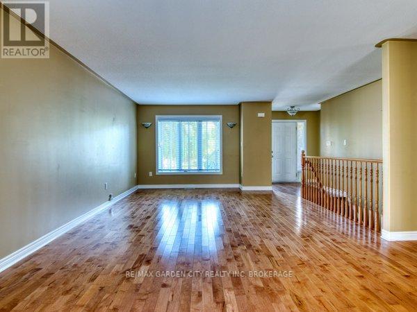 180 Drapers Street, Welland, Ontario  L3C 7N2 - Photo 12 - X12394228