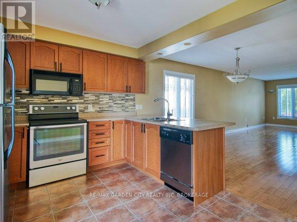 180 Drapers Street, Welland, Ontario  L3C 7N2 - Photo 16 - X12394228