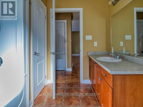 180 Drapers Street, Welland, Ontario  L3C 7N2 - Photo 20 - X12394228