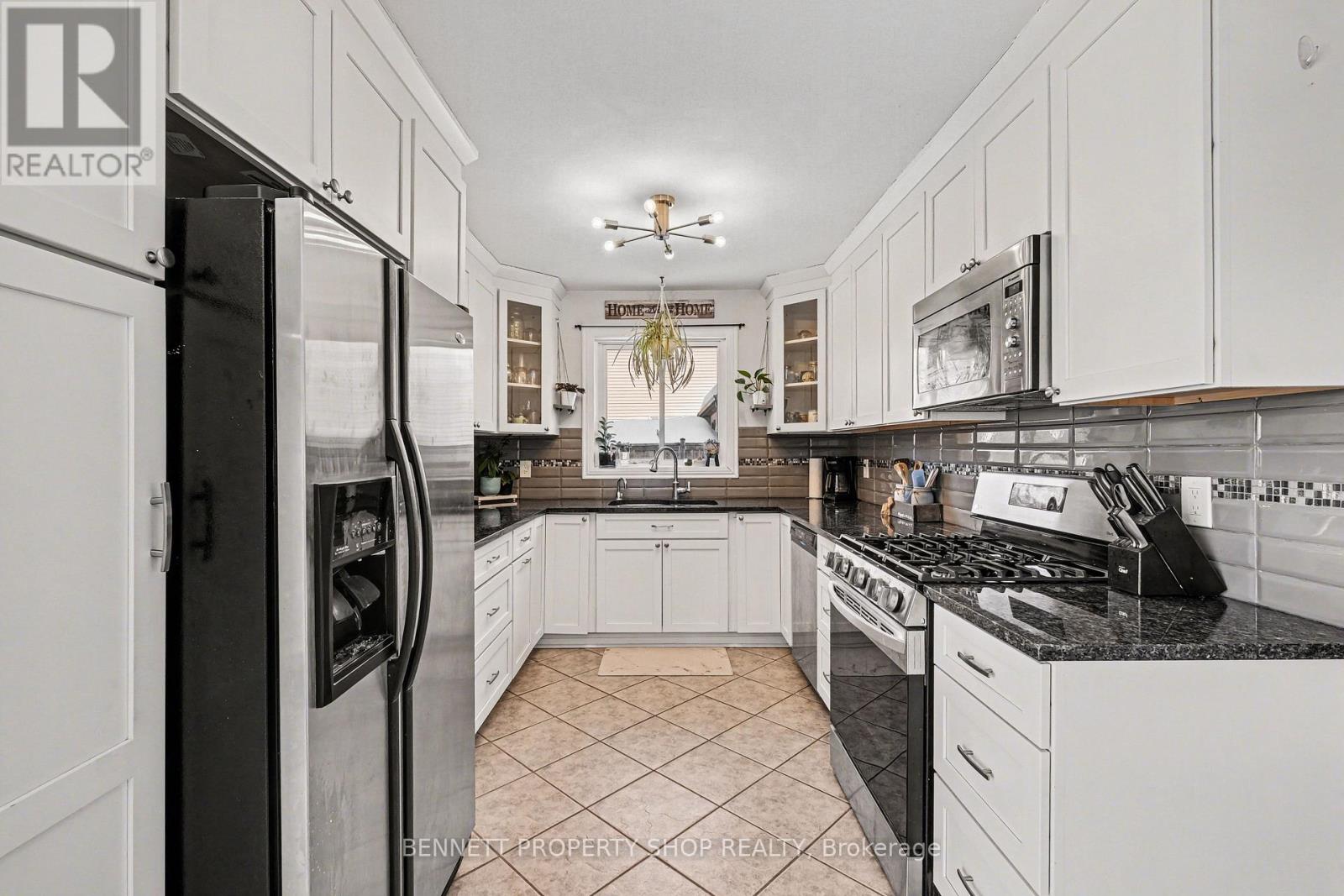 4 Bartley Crescent, Ottawa, Ontario  K2J 2J7 - Photo 8 - X12841424