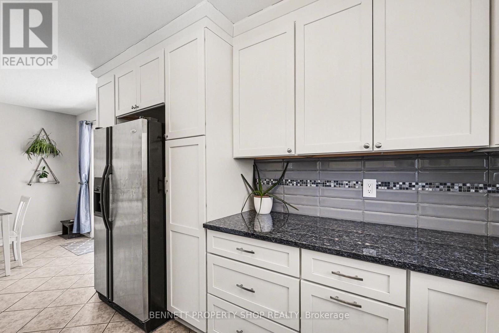 4 Bartley Crescent, Ottawa, Ontario  K2J 2J7 - Photo 9 - X12841424