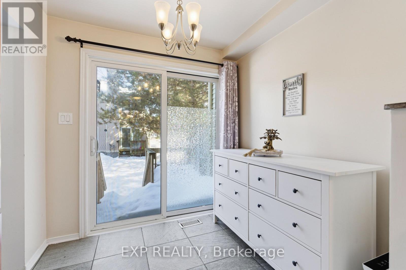 92 Stonebriar Drive, Ottawa, Ontario  K2G 5Y1 - Photo 13 - X12841428