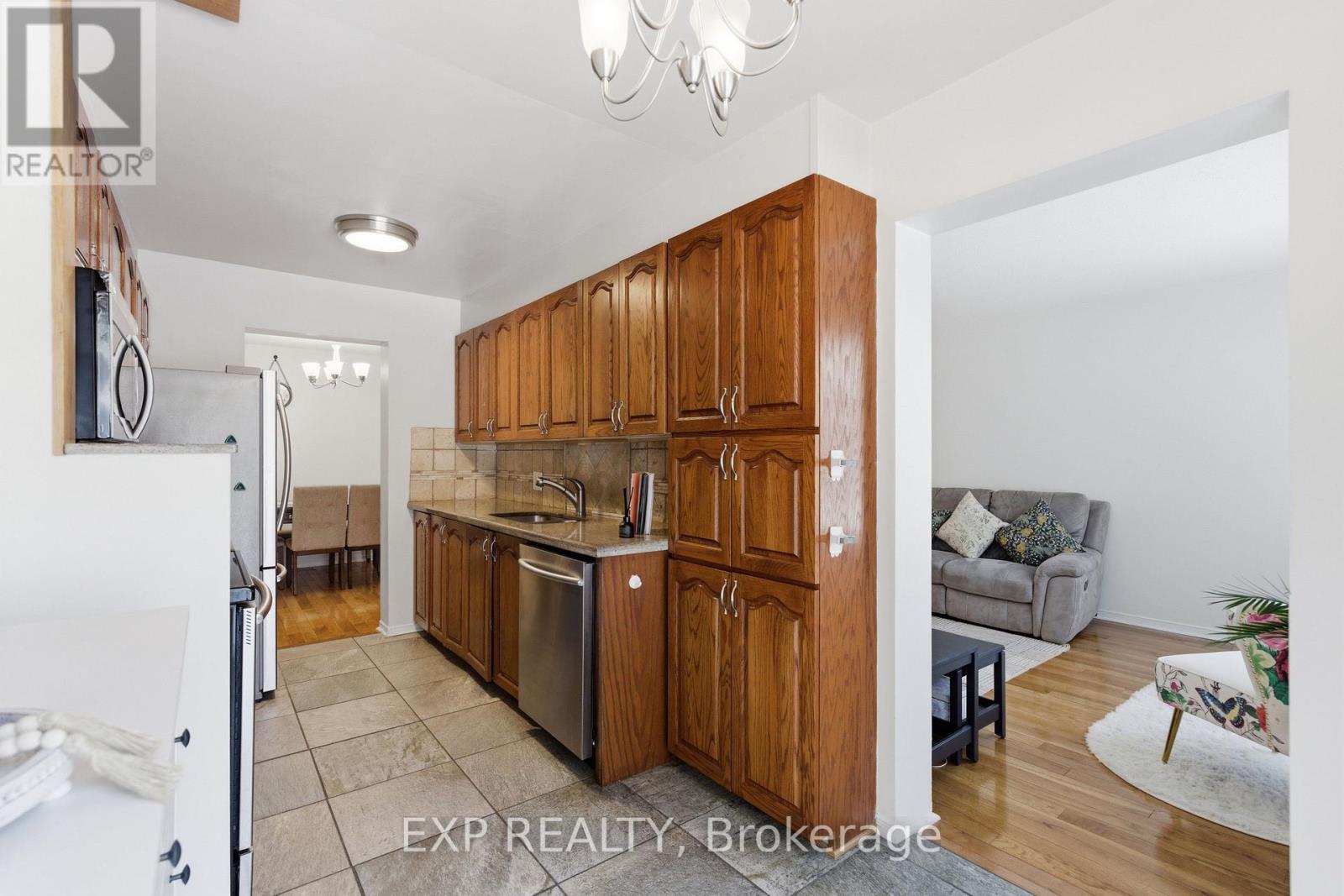 92 Stonebriar Drive, Ottawa, Ontario  K2G 5Y1 - Photo 15 - X12841428