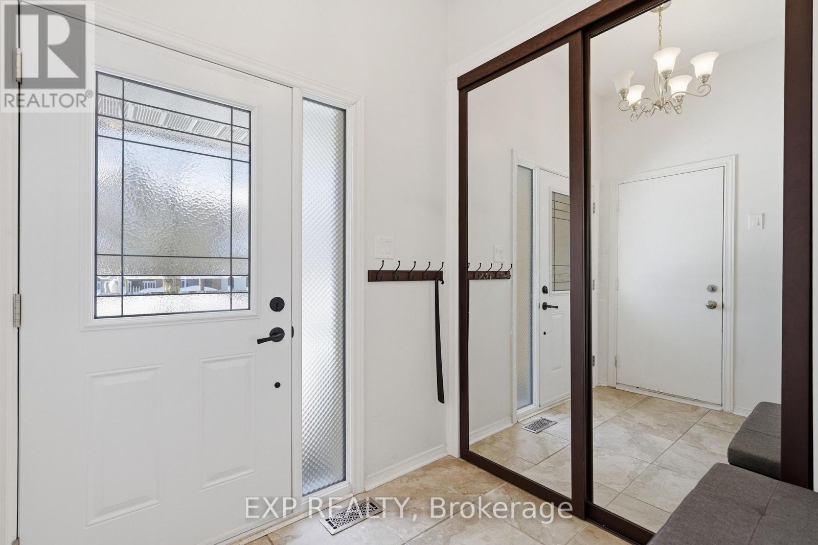 92 Stonebriar Drive, Ottawa, Ontario  K2G 5Y1 - Photo 2 - X12841428