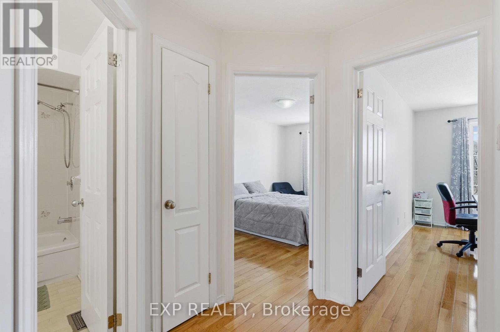 92 Stonebriar Drive, Ottawa, Ontario  K2G 5Y1 - Photo 24 - X12841428