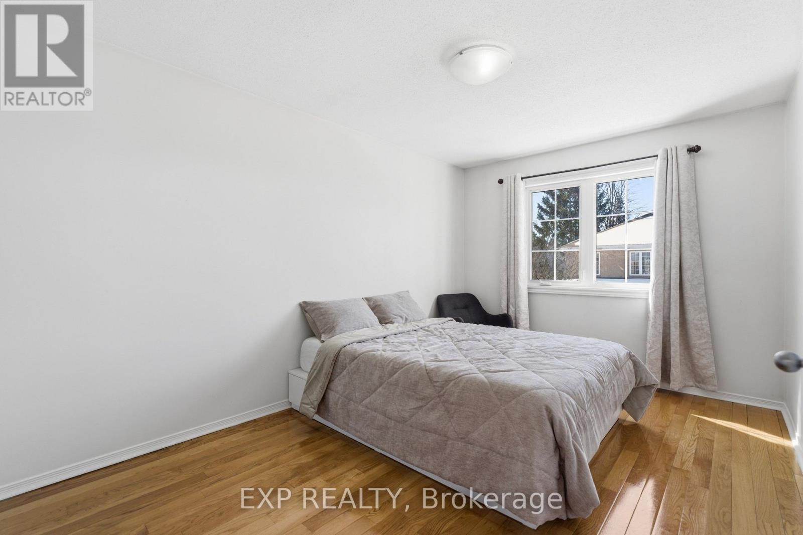 92 Stonebriar Drive, Ottawa, Ontario  K2G 5Y1 - Photo 25 - X12841428