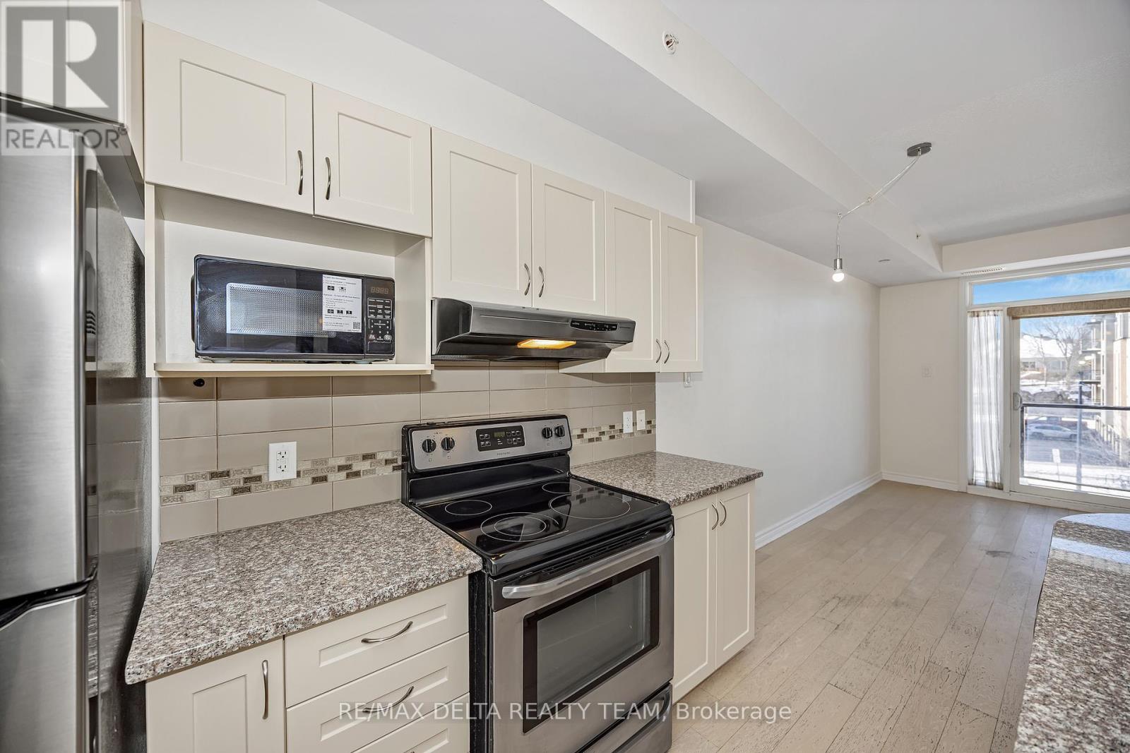 303 - 140 Montblanc Private, Ottawa, Ontario  K1C 0B3 - Photo 7 - X12841450