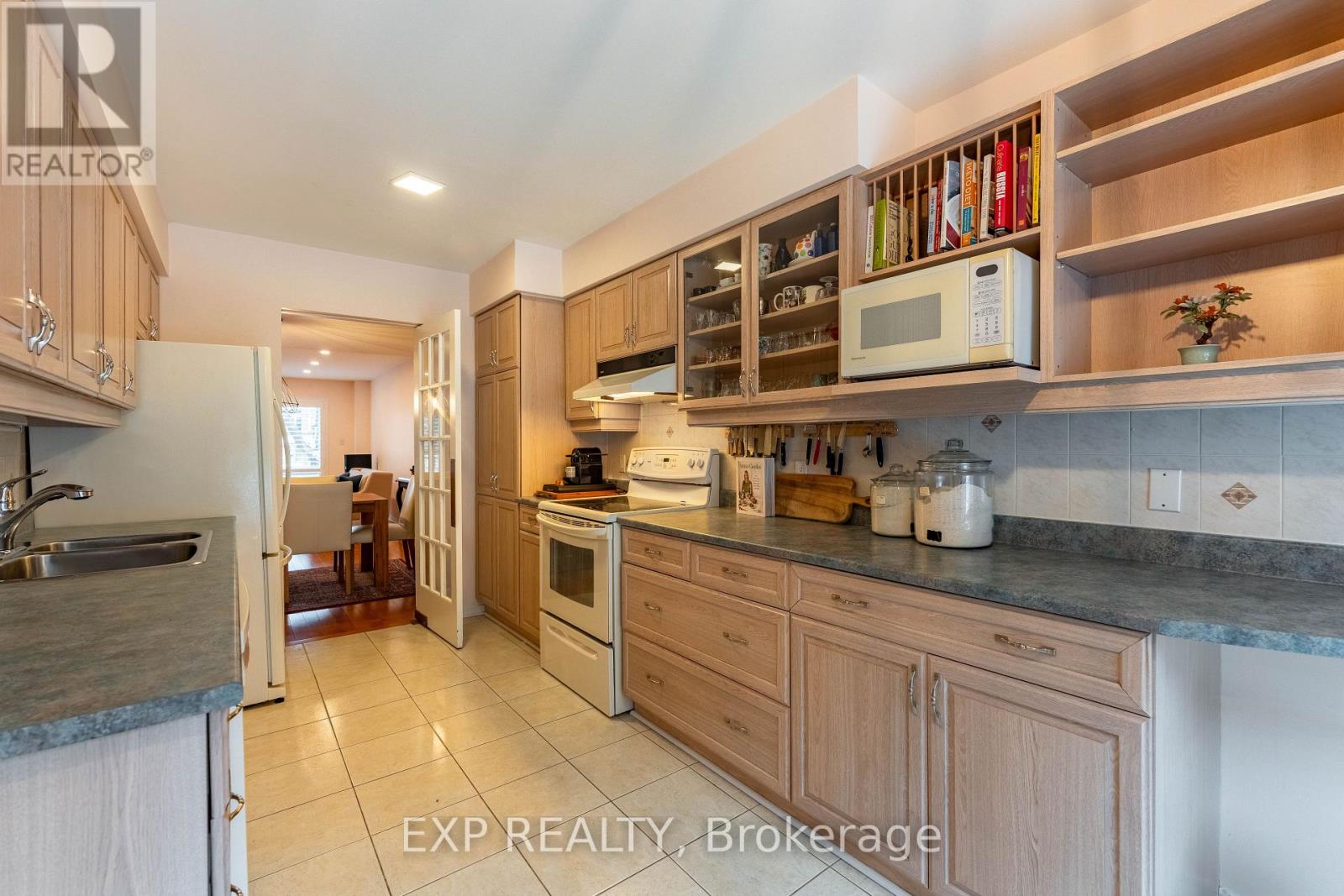 2 - 111 Echo Drive, Ottawa, Ontario  K1S 5K8 - Photo 12 - X12841556