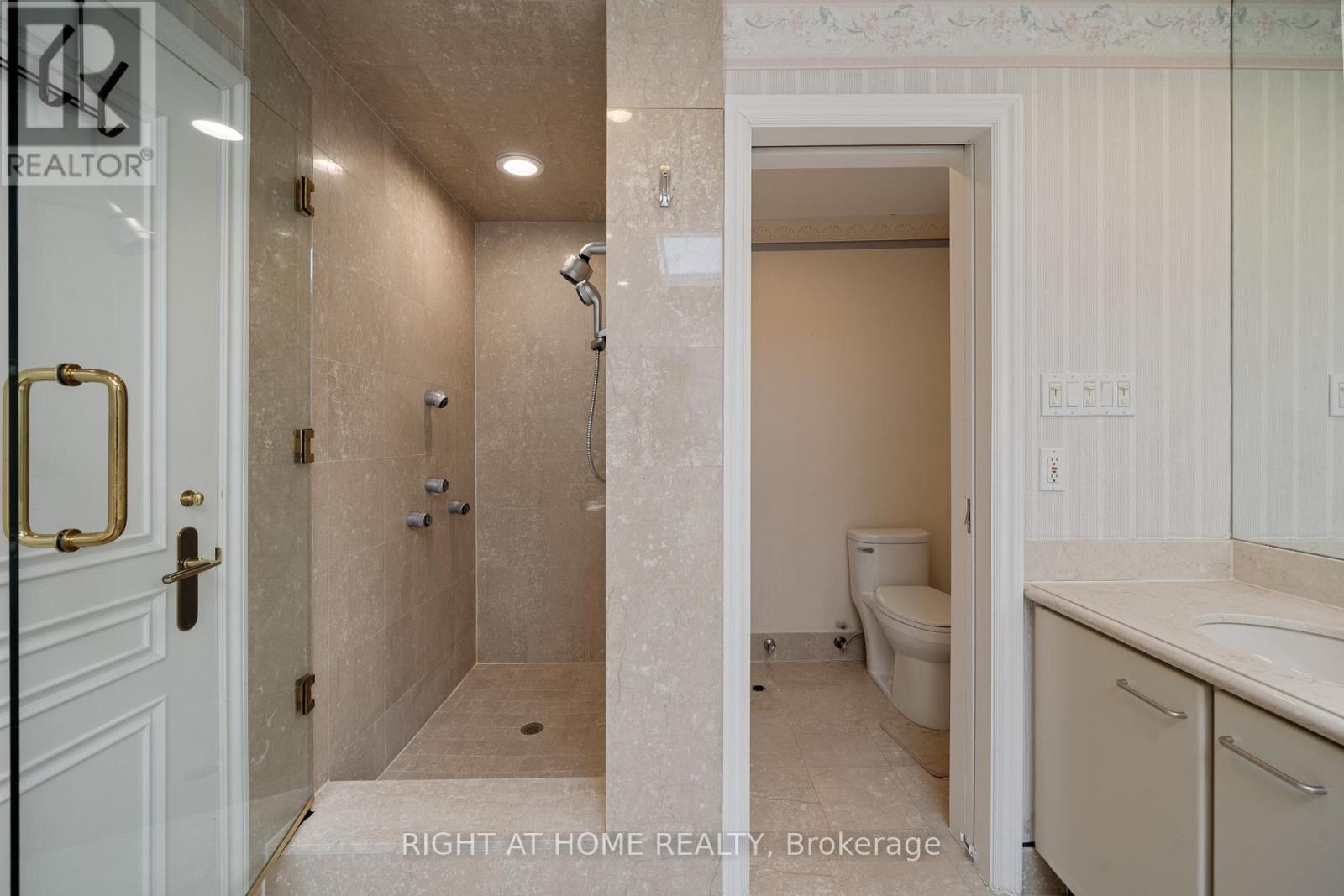 1 Chipstead Road, Toronto, Ontario  M3B 3E5 - Photo 25 - C12697120