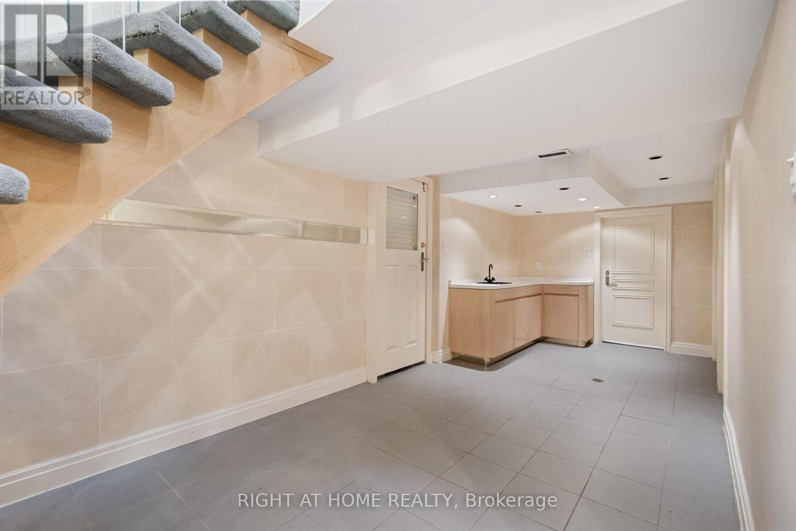 1 Chipstead Road, Toronto, Ontario  M3B 3E5 - Photo 35 - C12697120