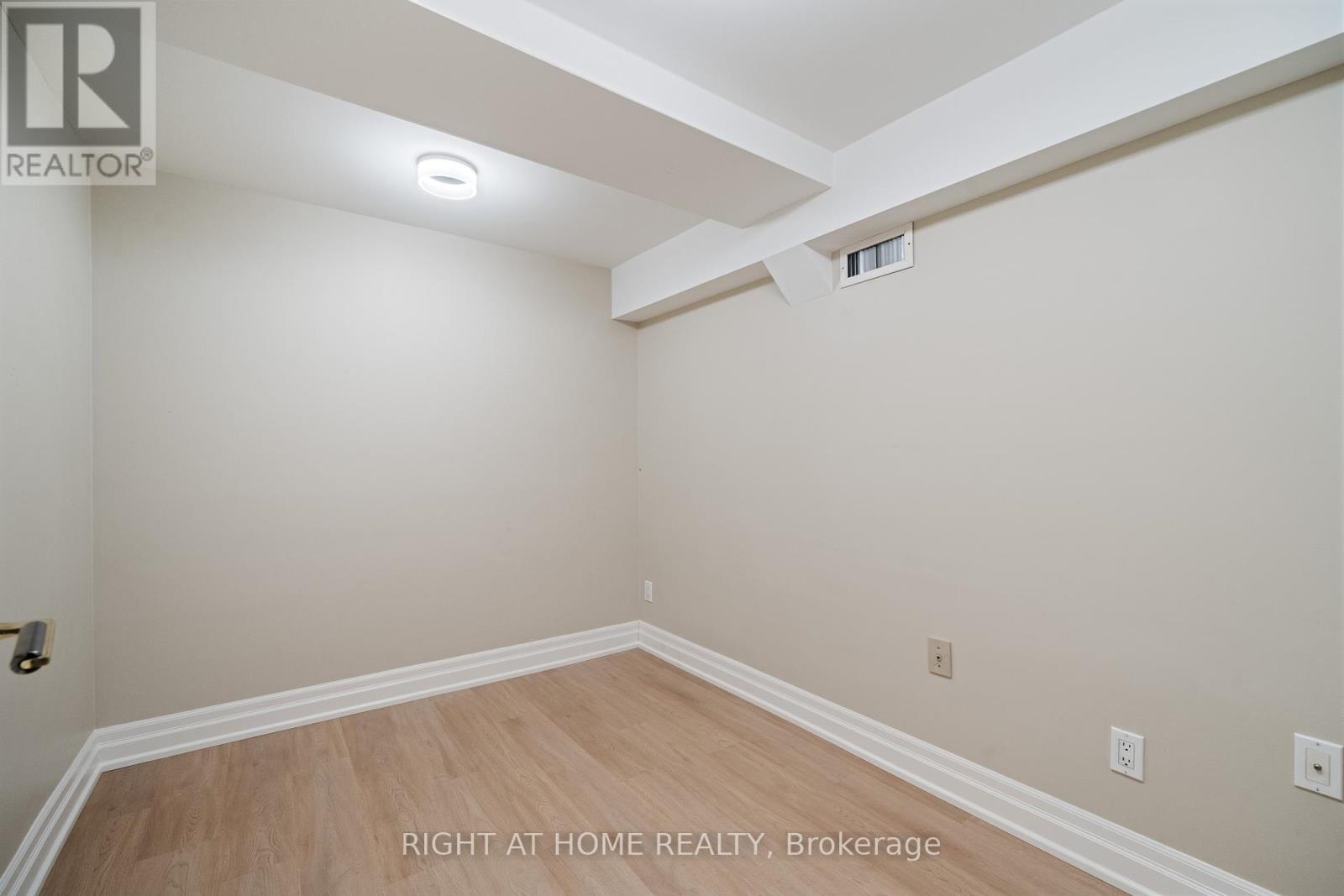 1 Chipstead Road, Toronto, Ontario  M3B 3E5 - Photo 37 - C12697120