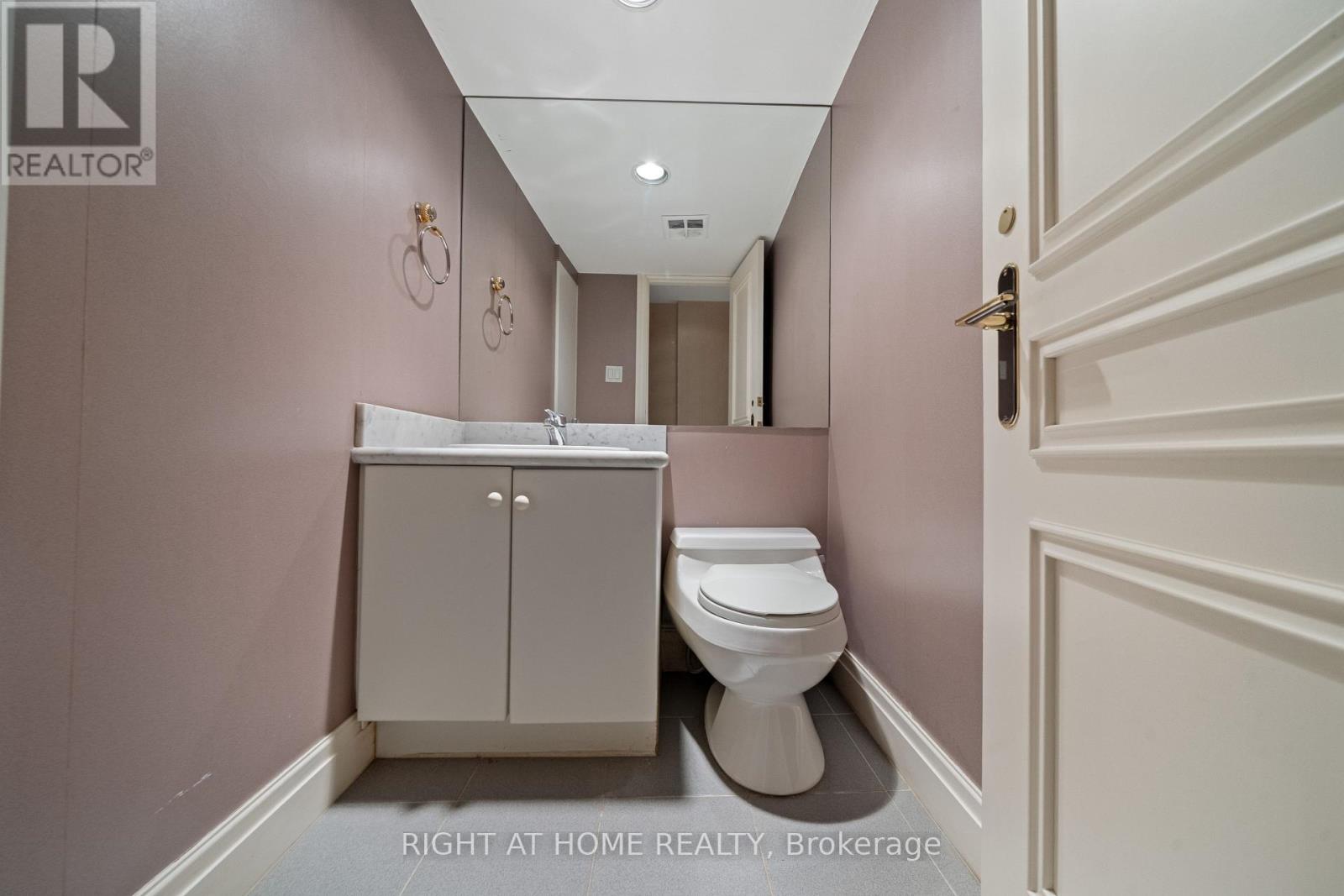 1 Chipstead Road, Toronto, Ontario  M3B 3E5 - Photo 42 - C12697120