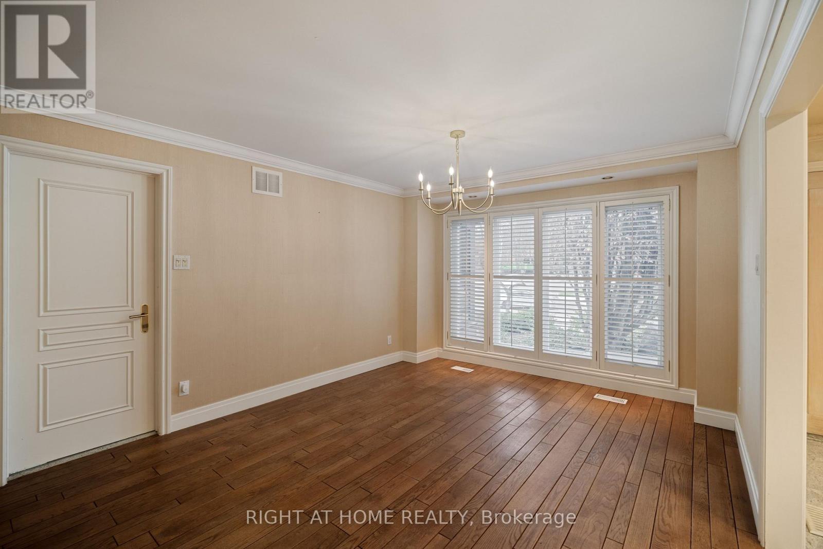 1 Chipstead Road, Toronto, Ontario  M3B 3E5 - Photo 7 - C12697120