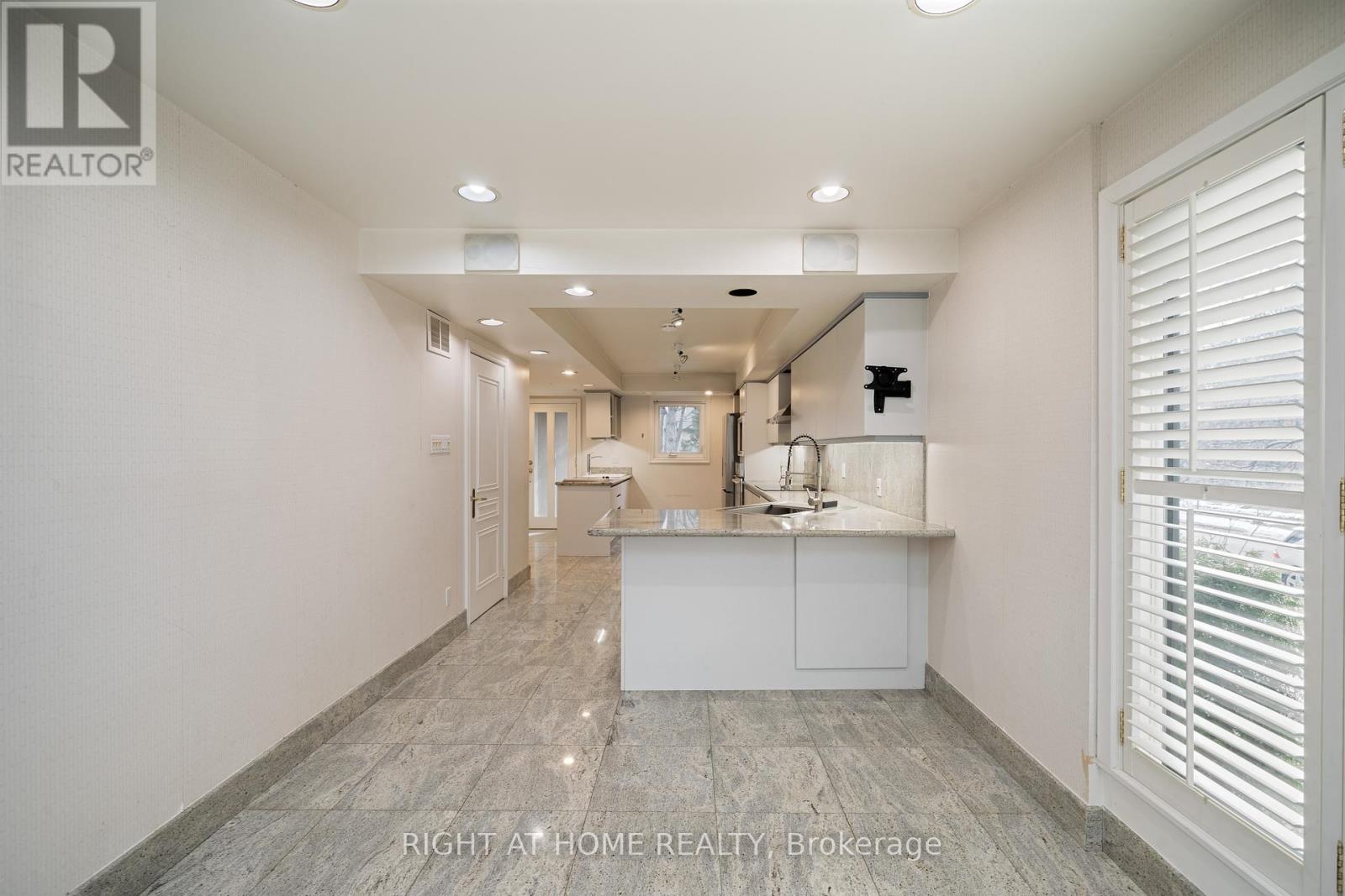 1 Chipstead Road, Toronto, Ontario  M3B 3E5 - Photo 9 - C12697120