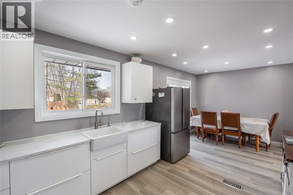 1177 Pontiac Drive, Sarnia, Ontario  N7S 3B1 - Photo 7 - 26003910