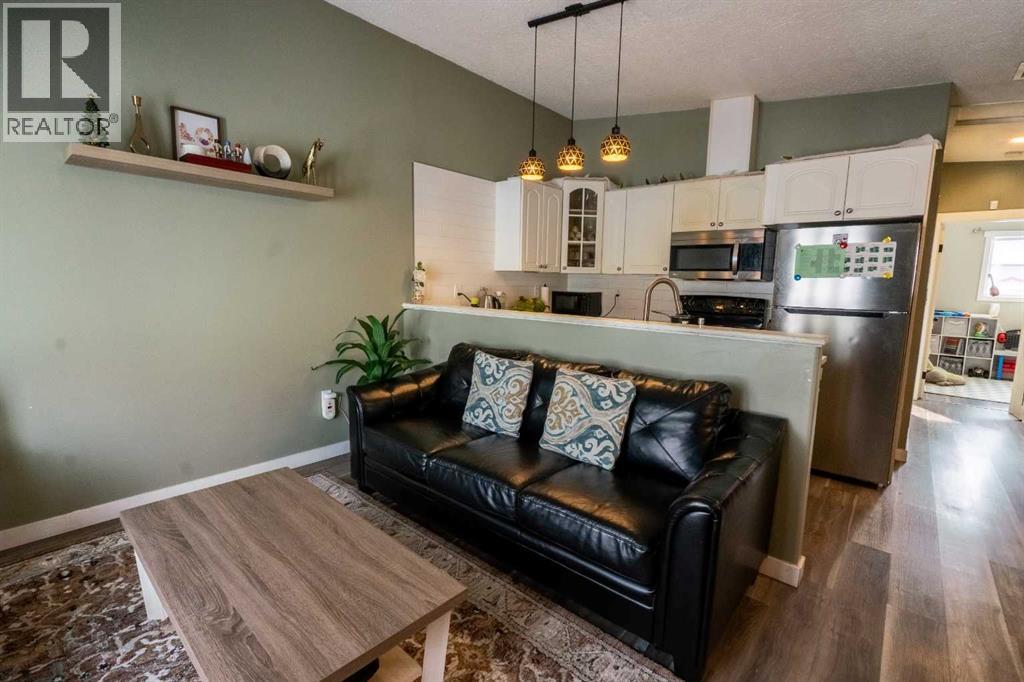 9265 94 Avenue, Grande Prairie, Alberta T8V 7S1 - Photo 3 - A2288113