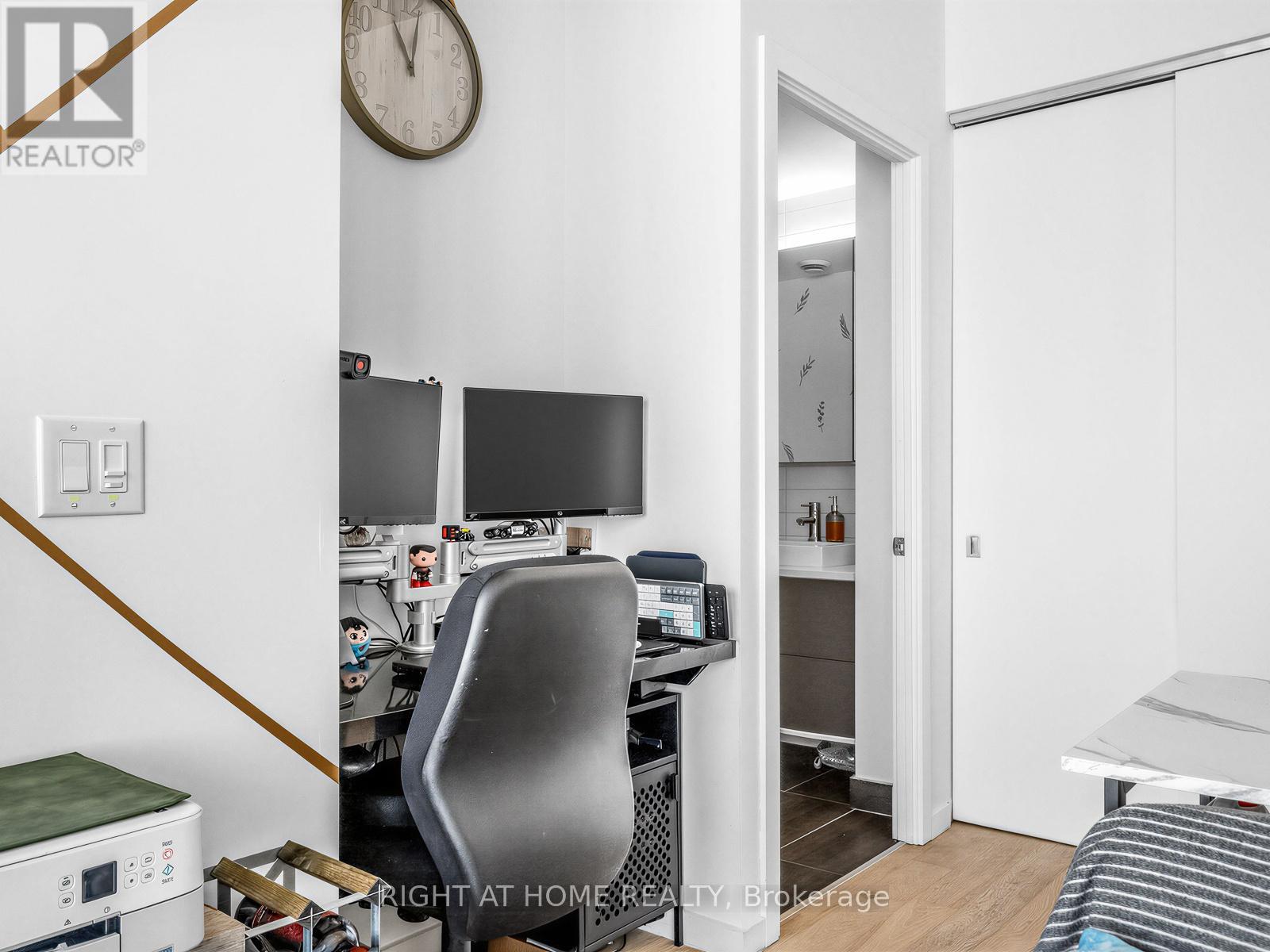 1210 - 170 Bayview Avenue, Toronto, Ontario  M5A 0M4 - Photo 20 - C12841402