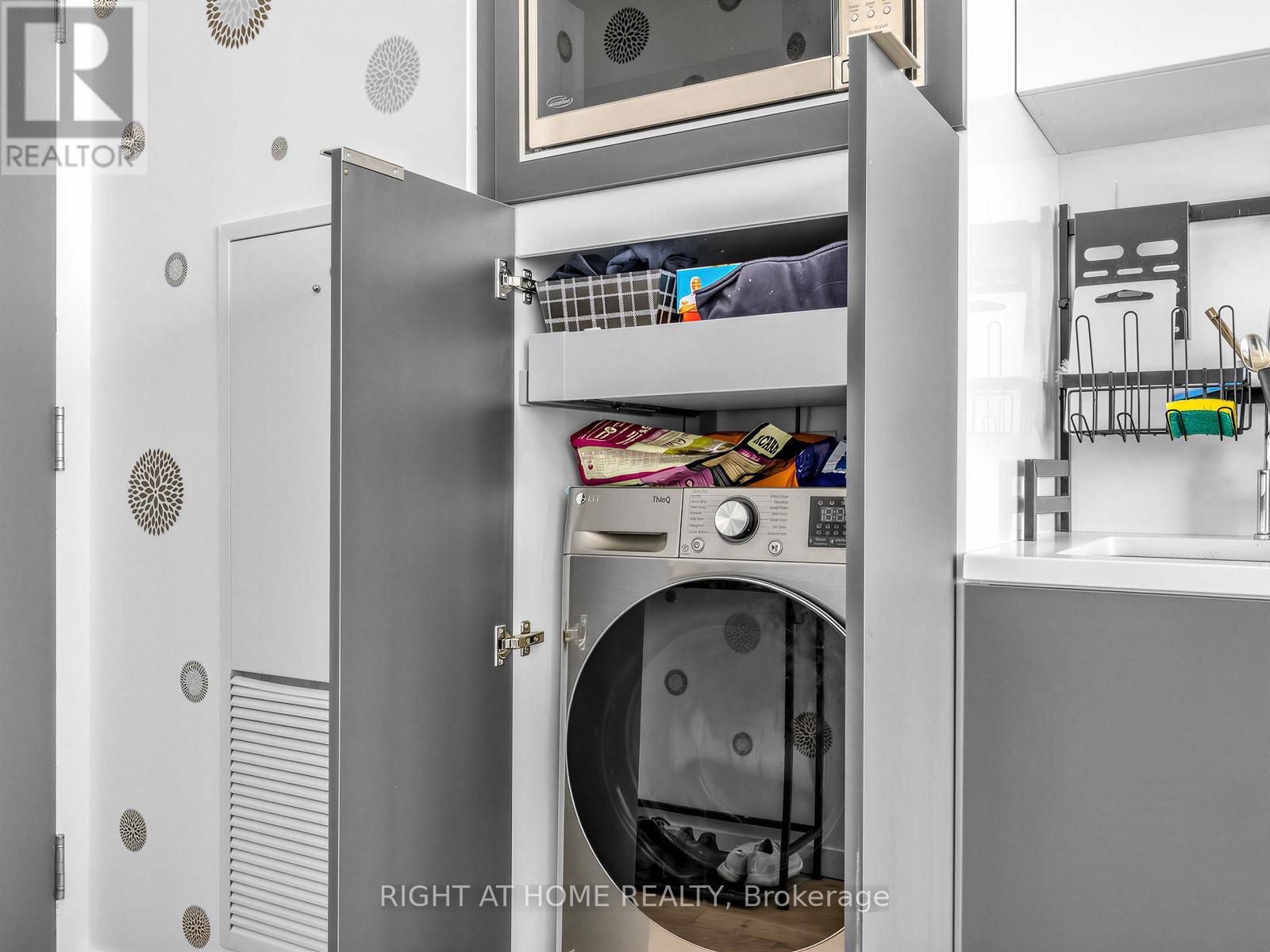 1210 - 170 Bayview Avenue, Toronto, Ontario  M5A 0M4 - Photo 23 - C12841402