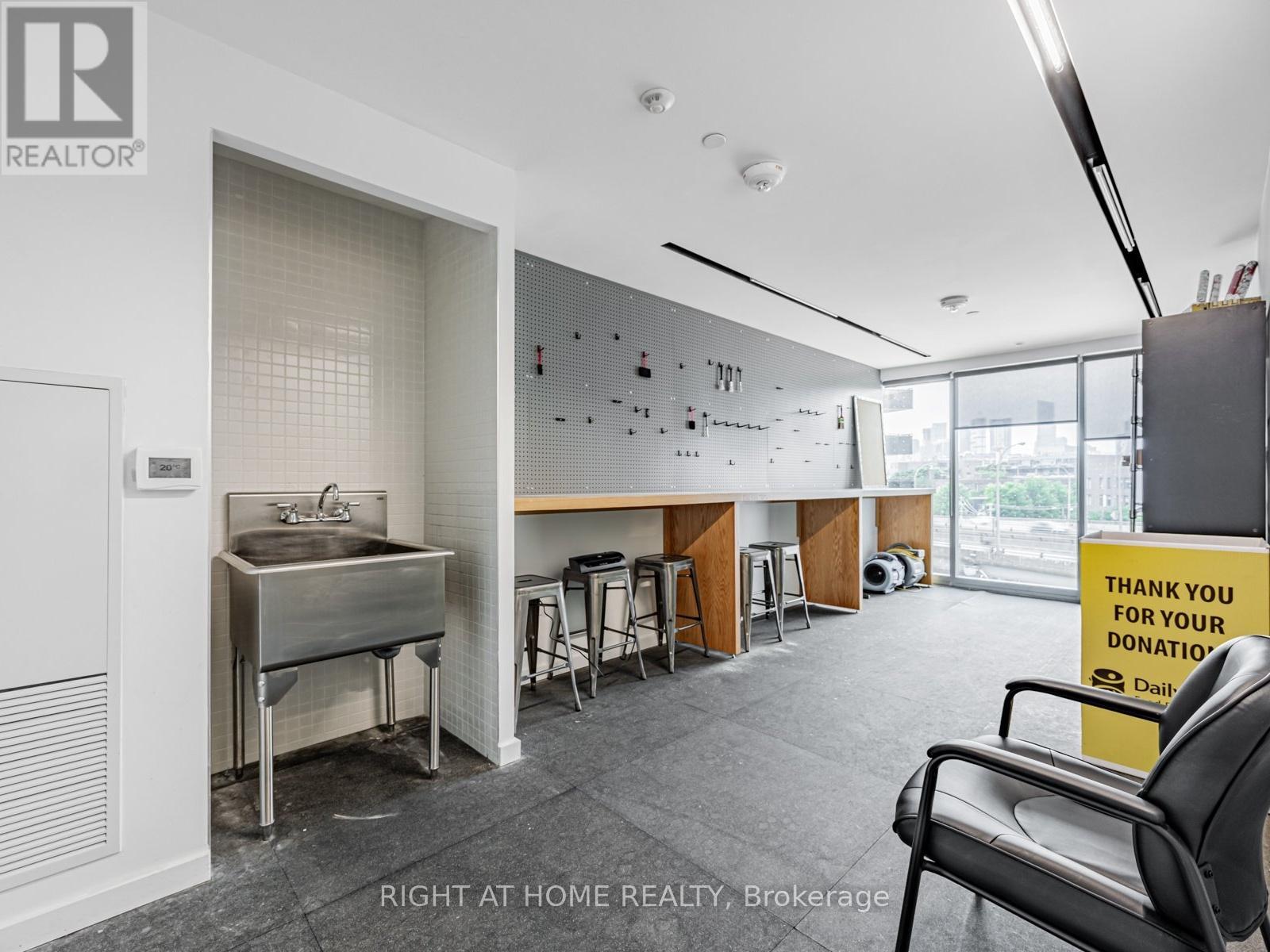 1210 - 170 Bayview Avenue, Toronto, Ontario  M5A 0M4 - Photo 25 - C12841402