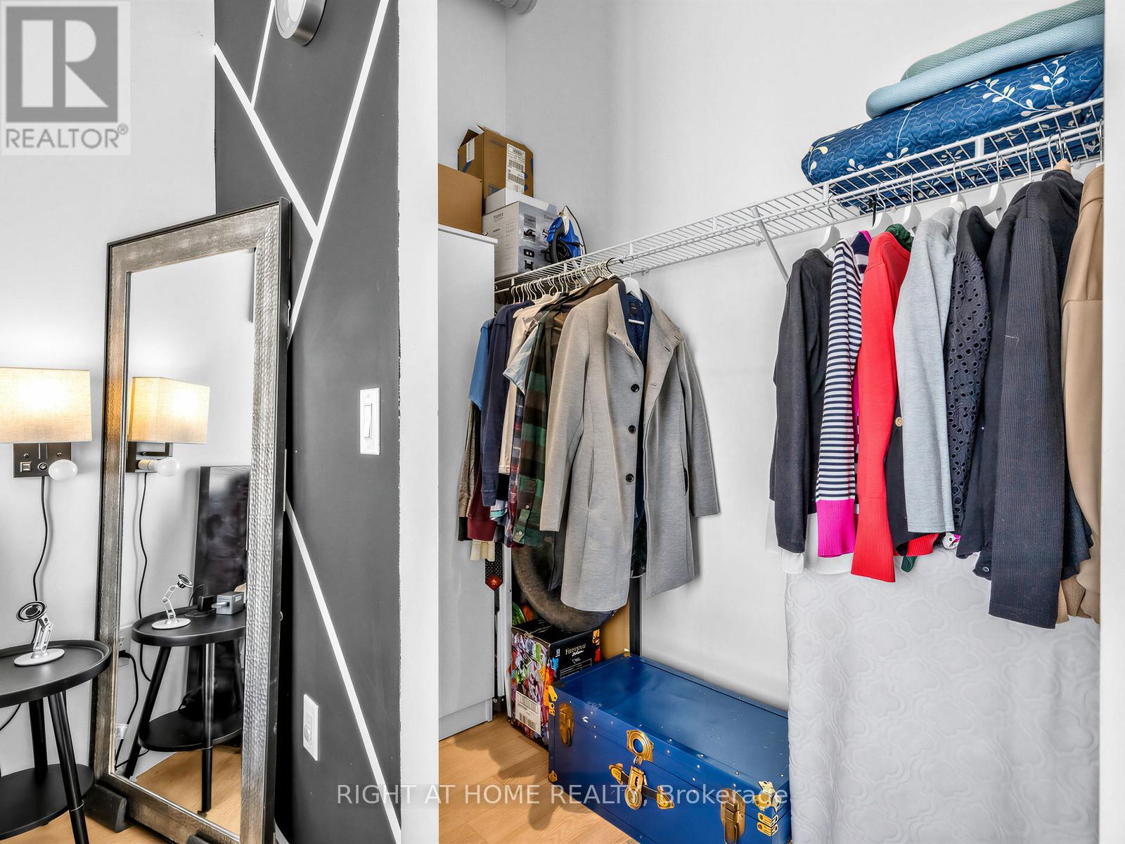 1210 - 170 Bayview Avenue, Toronto, Ontario  M5A 0M4 - Photo 5 - C12841402