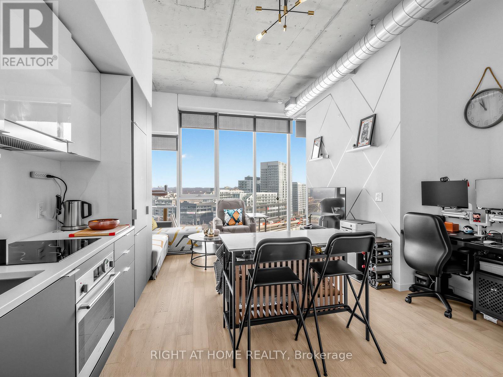 1210 - 170 Bayview Avenue, Toronto, Ontario  M5A 0M4 - Photo 9 - C12841402