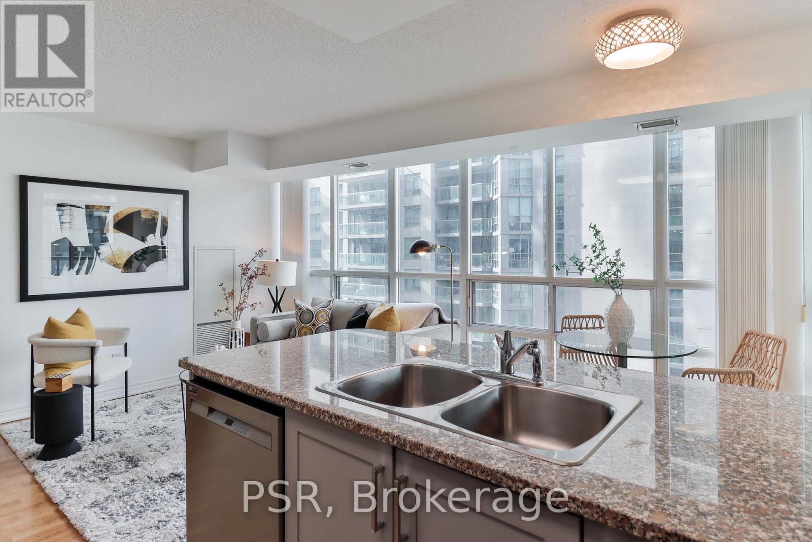 1602 - 30 Grand Trunk Crescent, Toronto, Ontario  M5J 3A4 - Photo 19 - C12841492