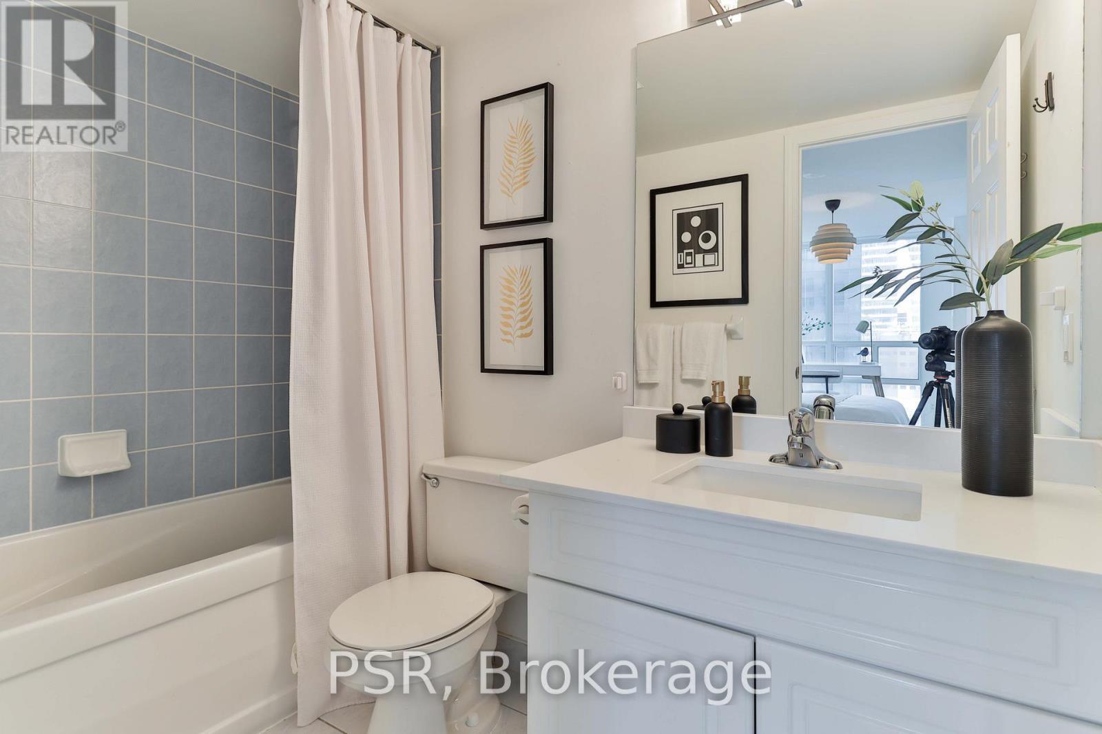 1602 - 30 Grand Trunk Crescent, Toronto, Ontario  M5J 3A4 - Photo 28 - C12841492