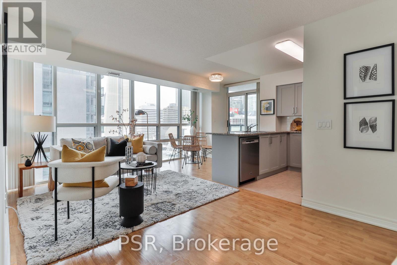 1602 - 30 Grand Trunk Crescent, Toronto, Ontario  M5J 3A4 - Photo 5 - C12841492