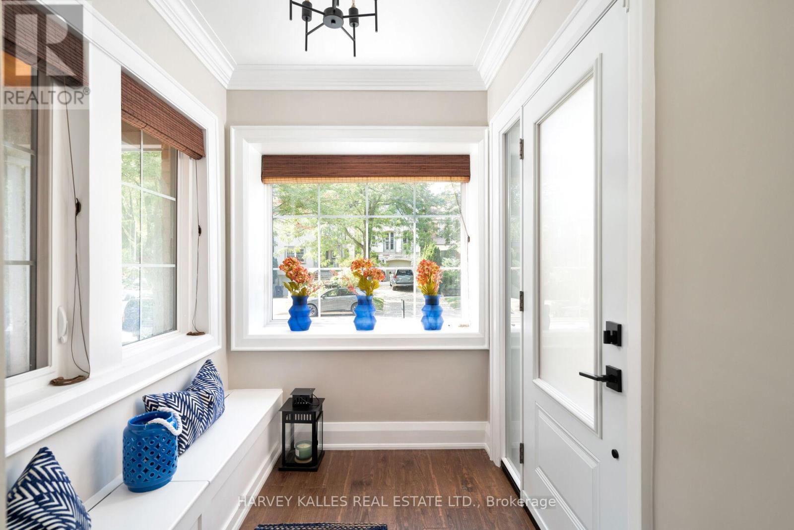 39 Standish Avenue, Toronto, Ontario  M4W 3B2 - Photo 5 - C12841572