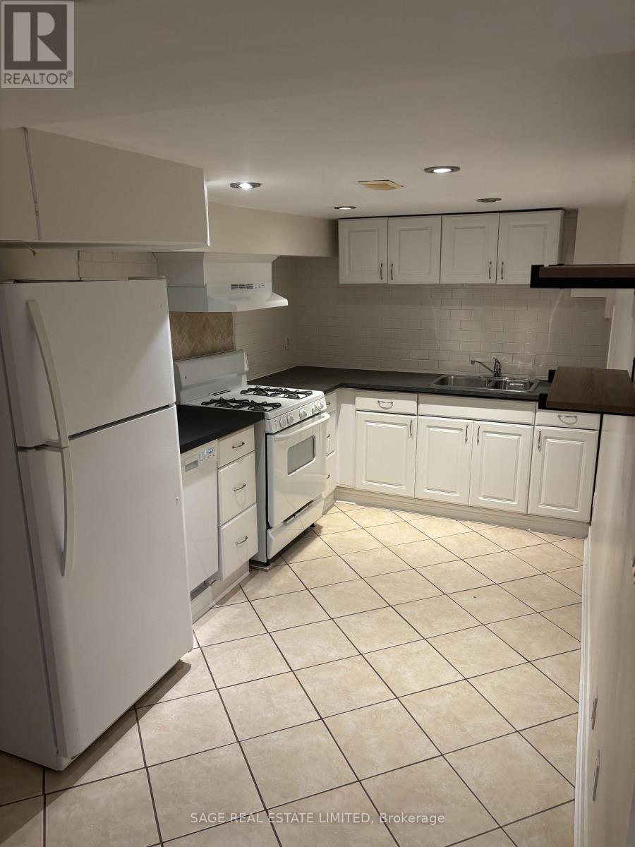 Lower - 417 Crawford Street, Toronto, Ontario  M6G 3J7 - Photo 4 - C12841574