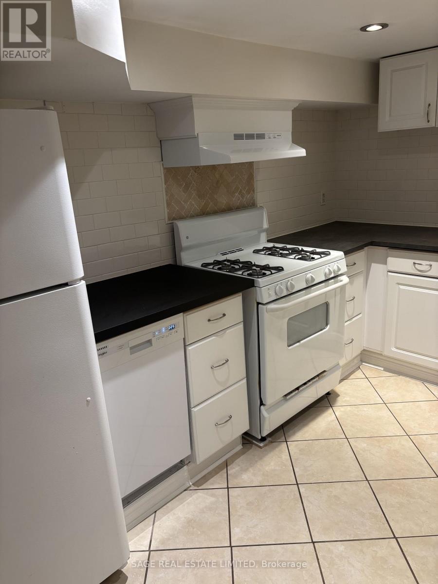 Lower - 417 Crawford Street, Toronto, Ontario  M6G 3J7 - Photo 5 - C12841574