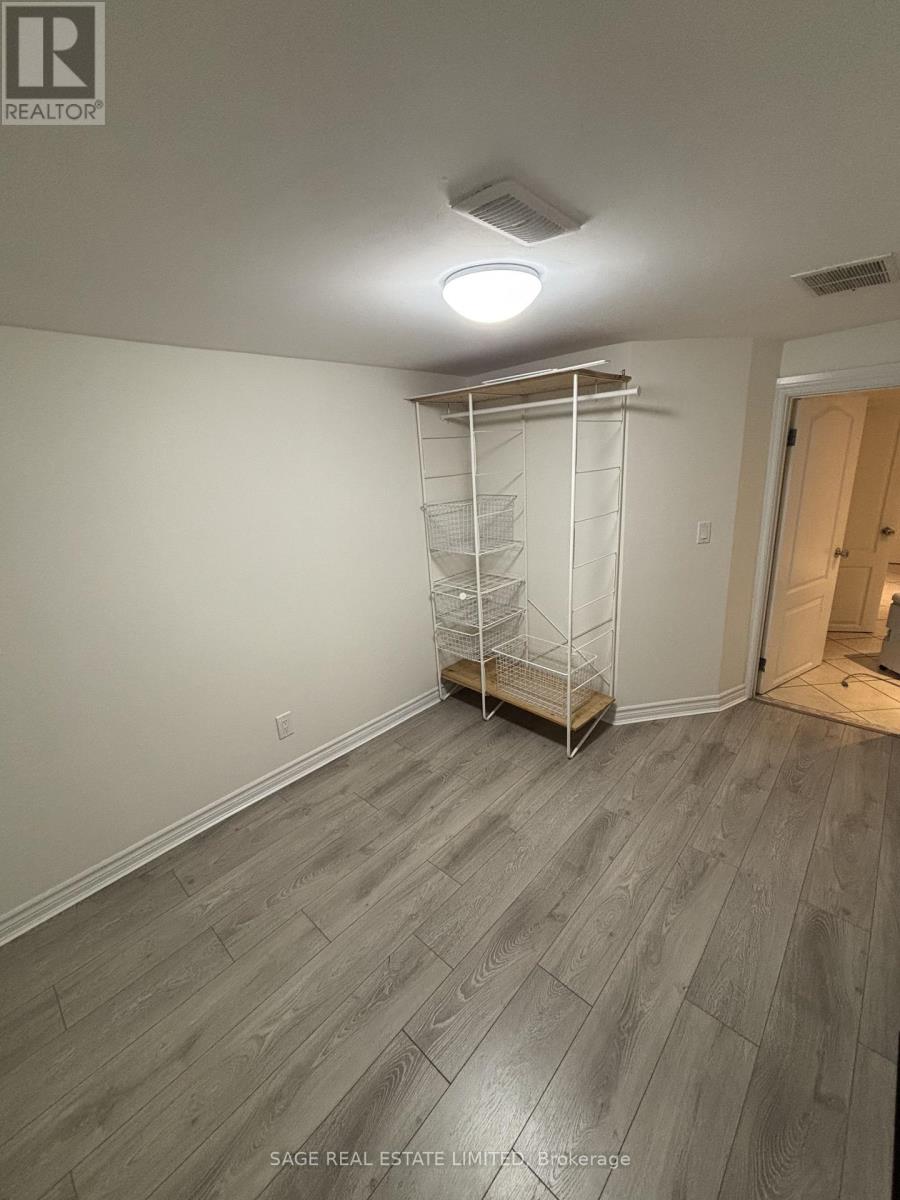 Lower - 417 Crawford Street, Toronto, Ontario  M6G 3J7 - Photo 6 - C12841574