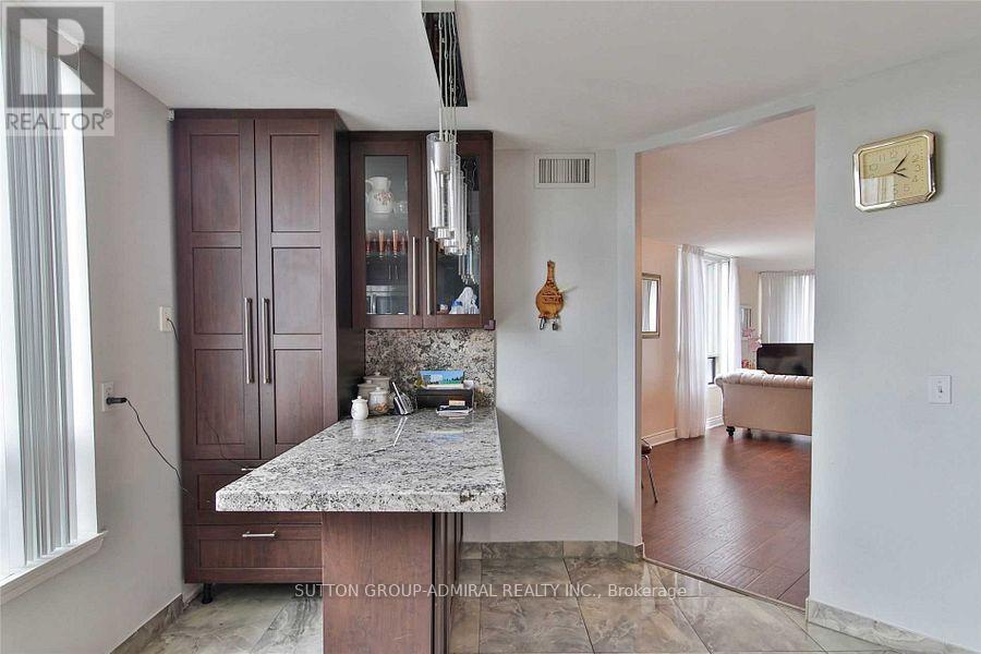 511 - 1131 Steeles Avenue W, Toronto, Ontario  M2R 3W8 - Photo 5 - C12841598