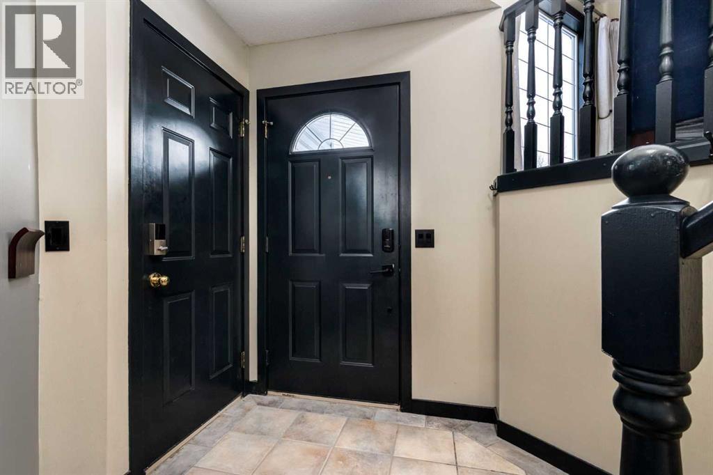 140 Stonegate Close Nw, Airdrie, Alberta  T4B 2V2 - Photo 4 - A2282484