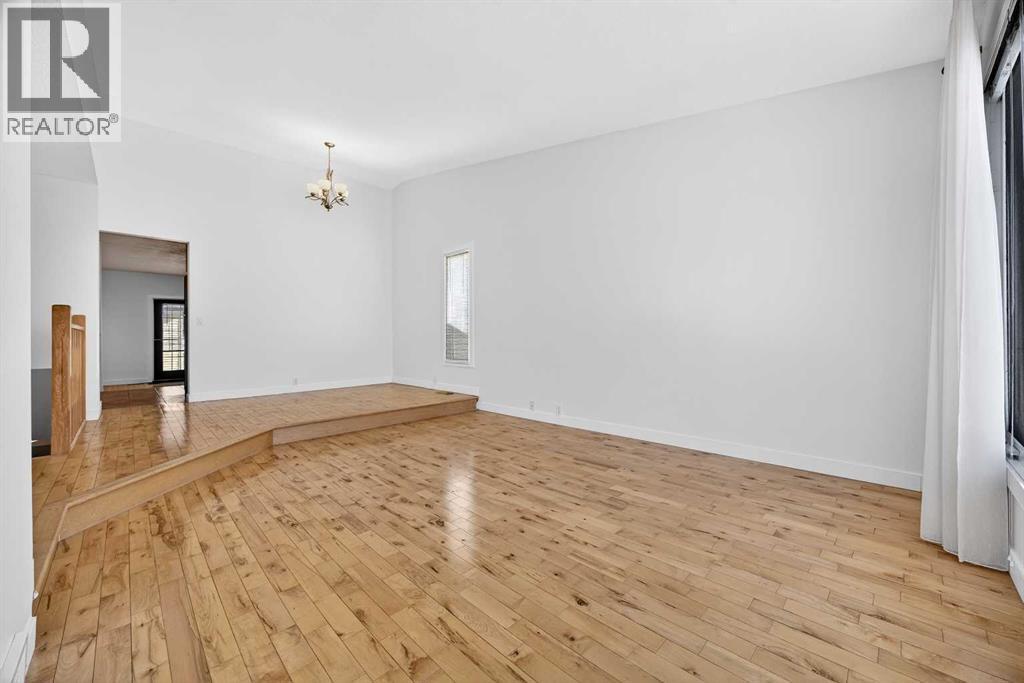 128 Bermuda Drive Nw, Calgary, Alberta  T3K 1H8 - Photo 6 - A2286966