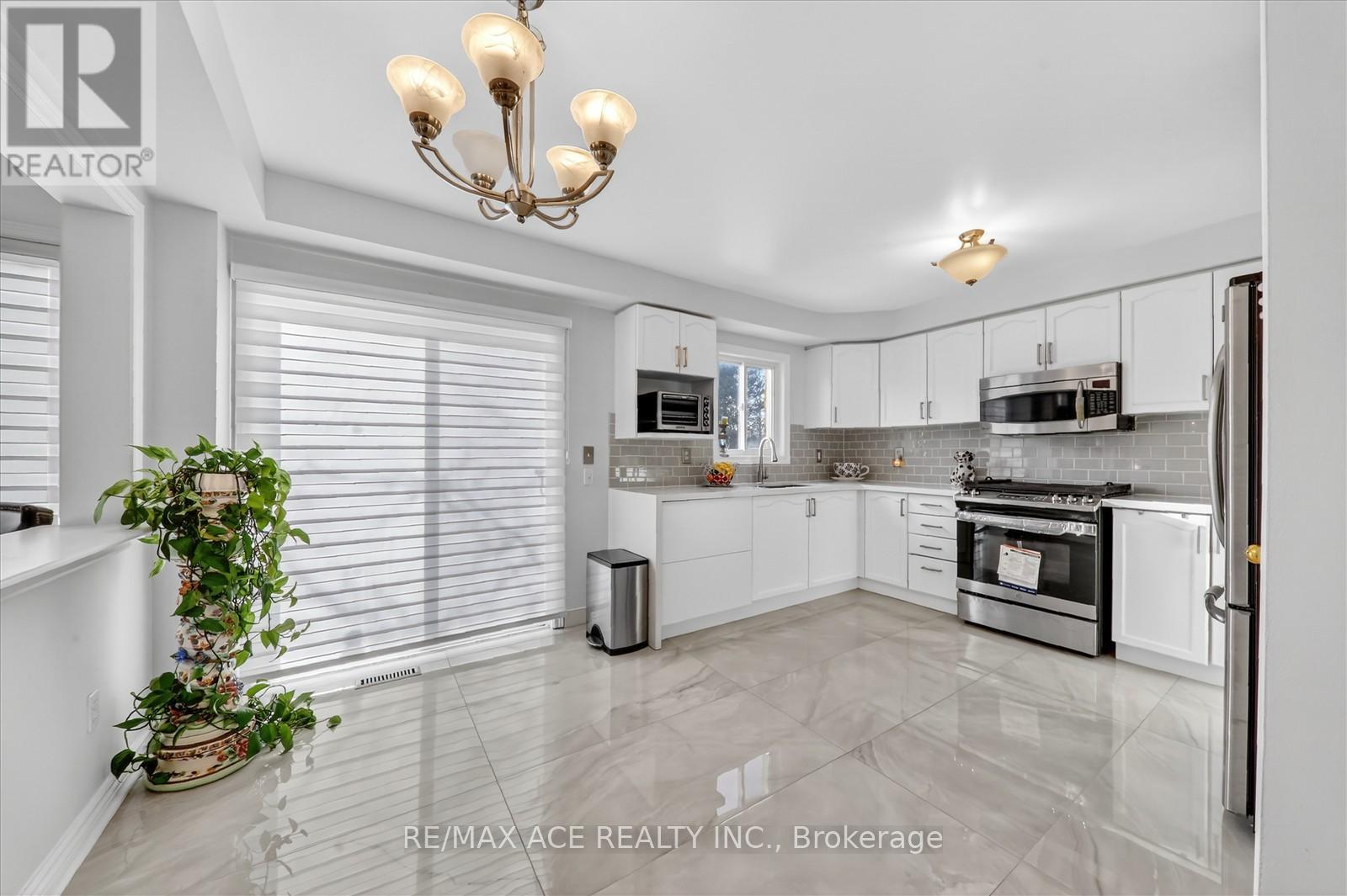 53 Quietbrook Crescent, Toronto, Ontario  M1X 2B3 - Photo 13 - E12841436