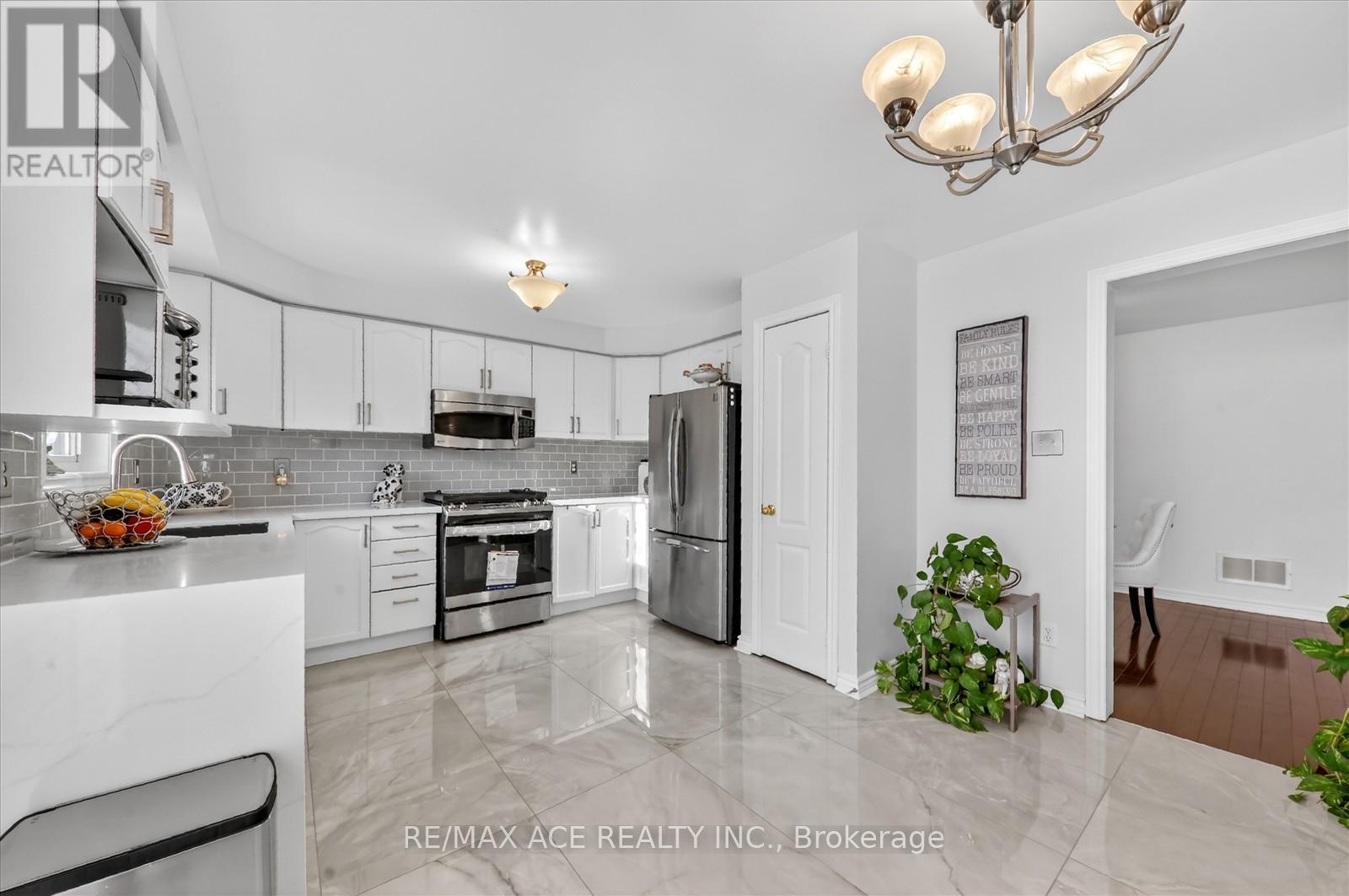 53 Quietbrook Crescent, Toronto, Ontario  M1X 2B3 - Photo 14 - E12841436