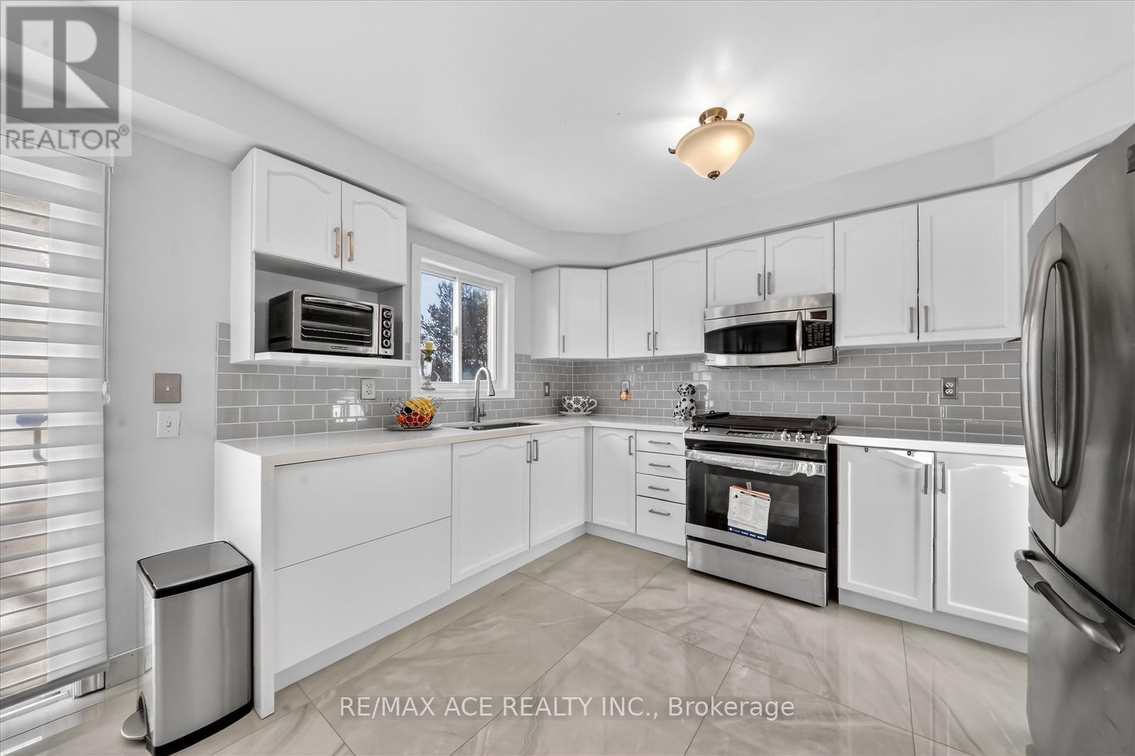 53 Quietbrook Crescent, Toronto, Ontario  M1X 2B3 - Photo 16 - E12841436