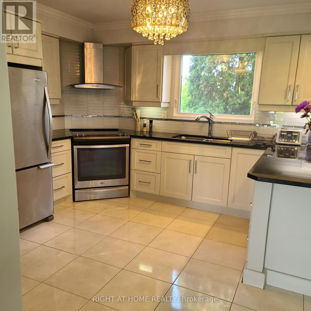 2853 Bellwood Drive, Clarington, Ontario  L1B 0L5 - Photo 4 - E12841548