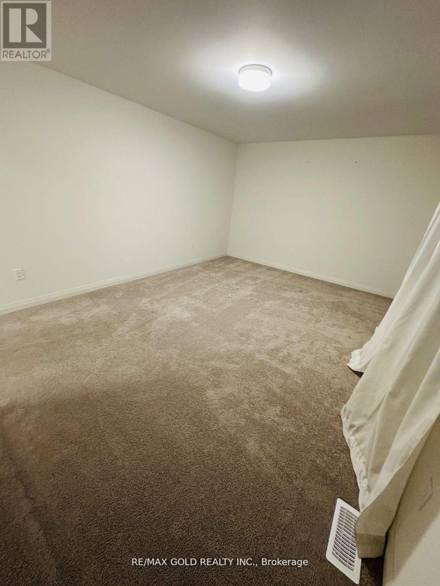 5 Bluebird Boulevard, Adjala-Tosorontio (Colgan), Ontario  L0G 1W0 - Photo 12 - N12841380