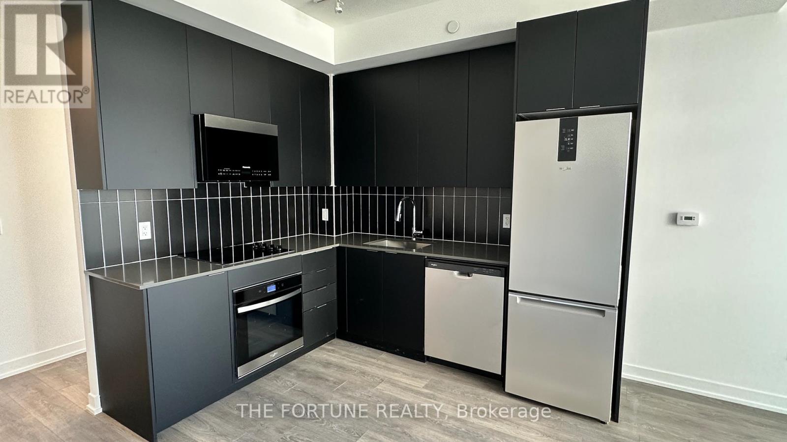 913 - 10 Abeja Street, Vaughan, Ontario  L4K 0R4 - Photo 2 - N12841398