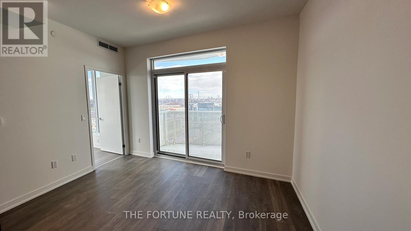 913 - 10 Abeja Street, Vaughan, Ontario  L4K 0R4 - Photo 3 - N12841398