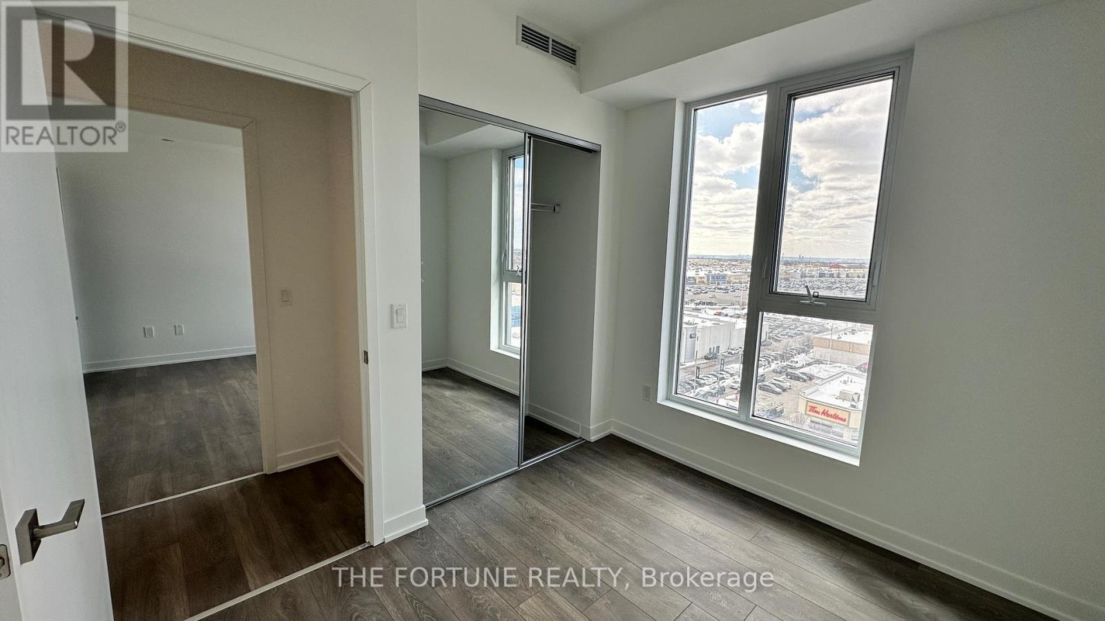 913 - 10 Abeja Street, Vaughan, Ontario  L4K 0R4 - Photo 8 - N12841398