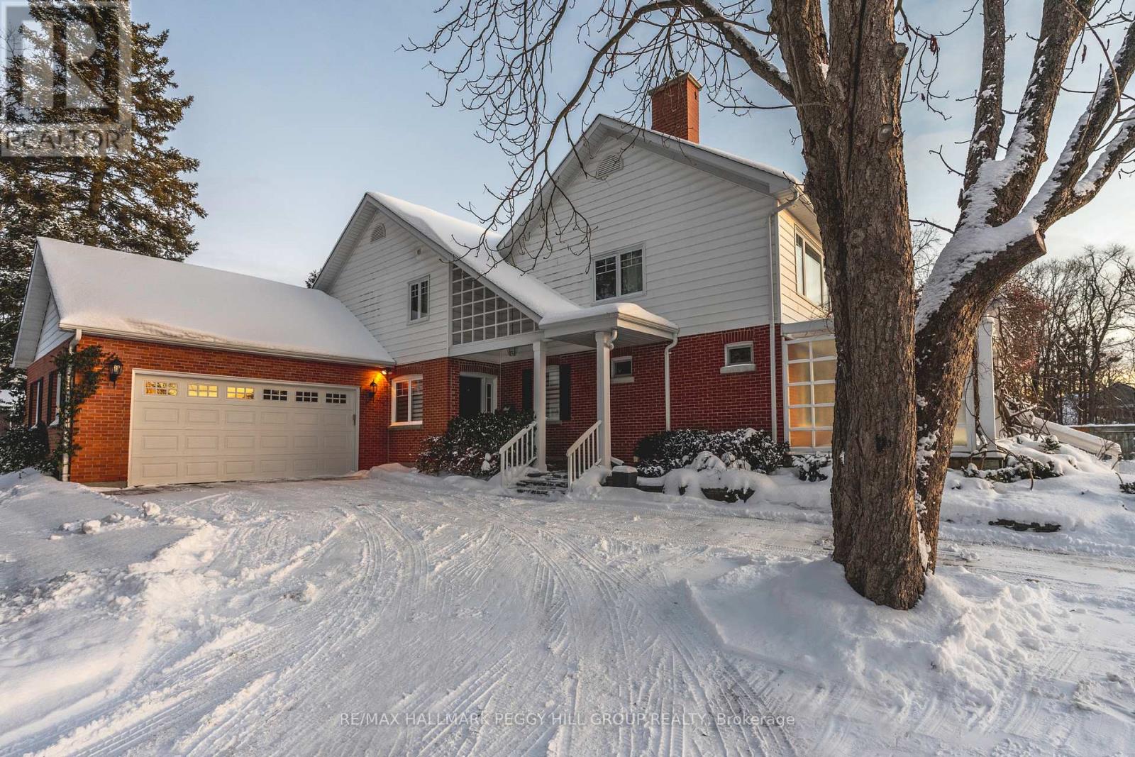 150 Collingwood Street, Barrie, Ontario  L4M 5M3 - Photo 2 - S12841370